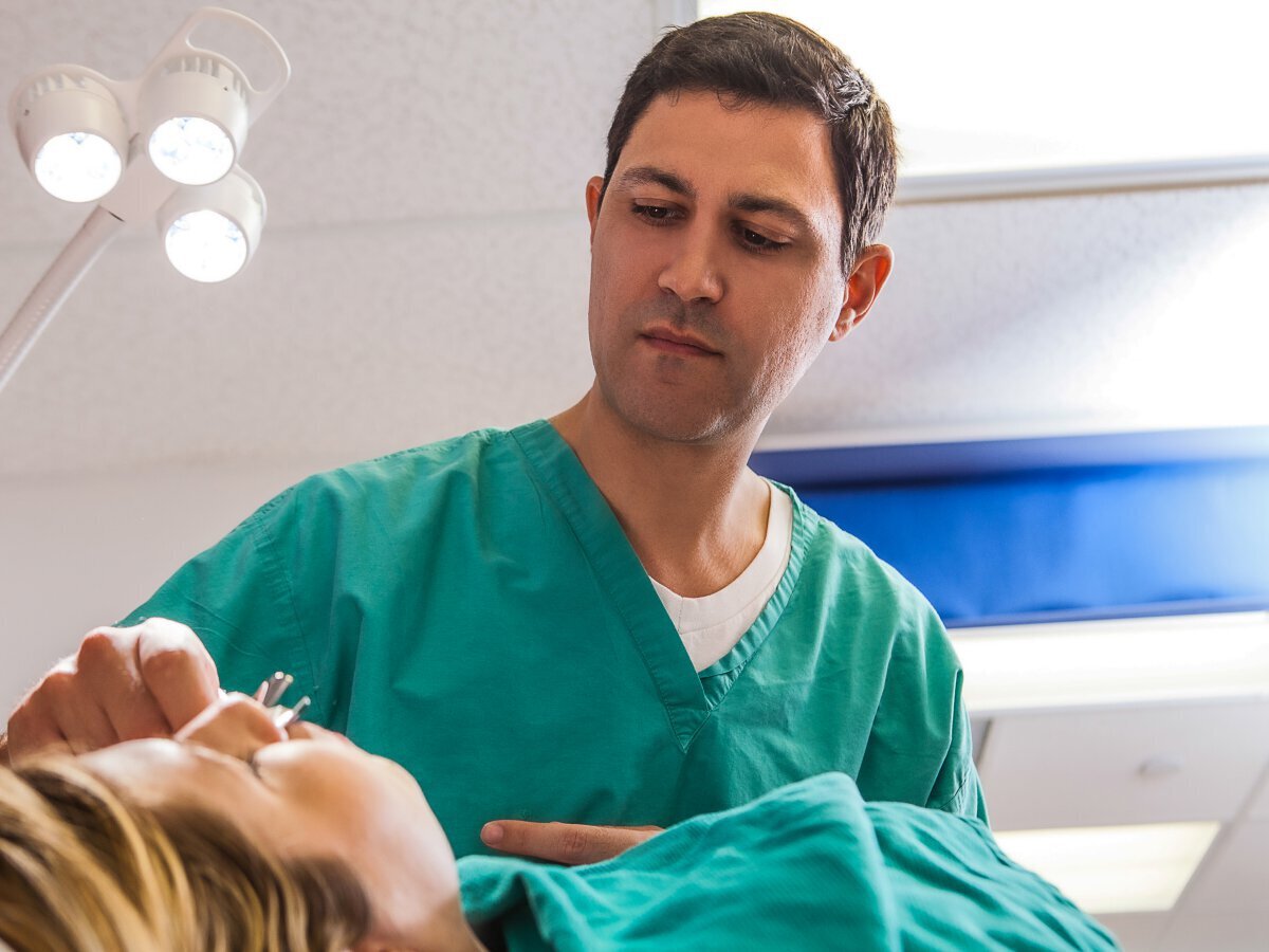 Dr. Jeremy White, Chin Implant Surgeon in Miami